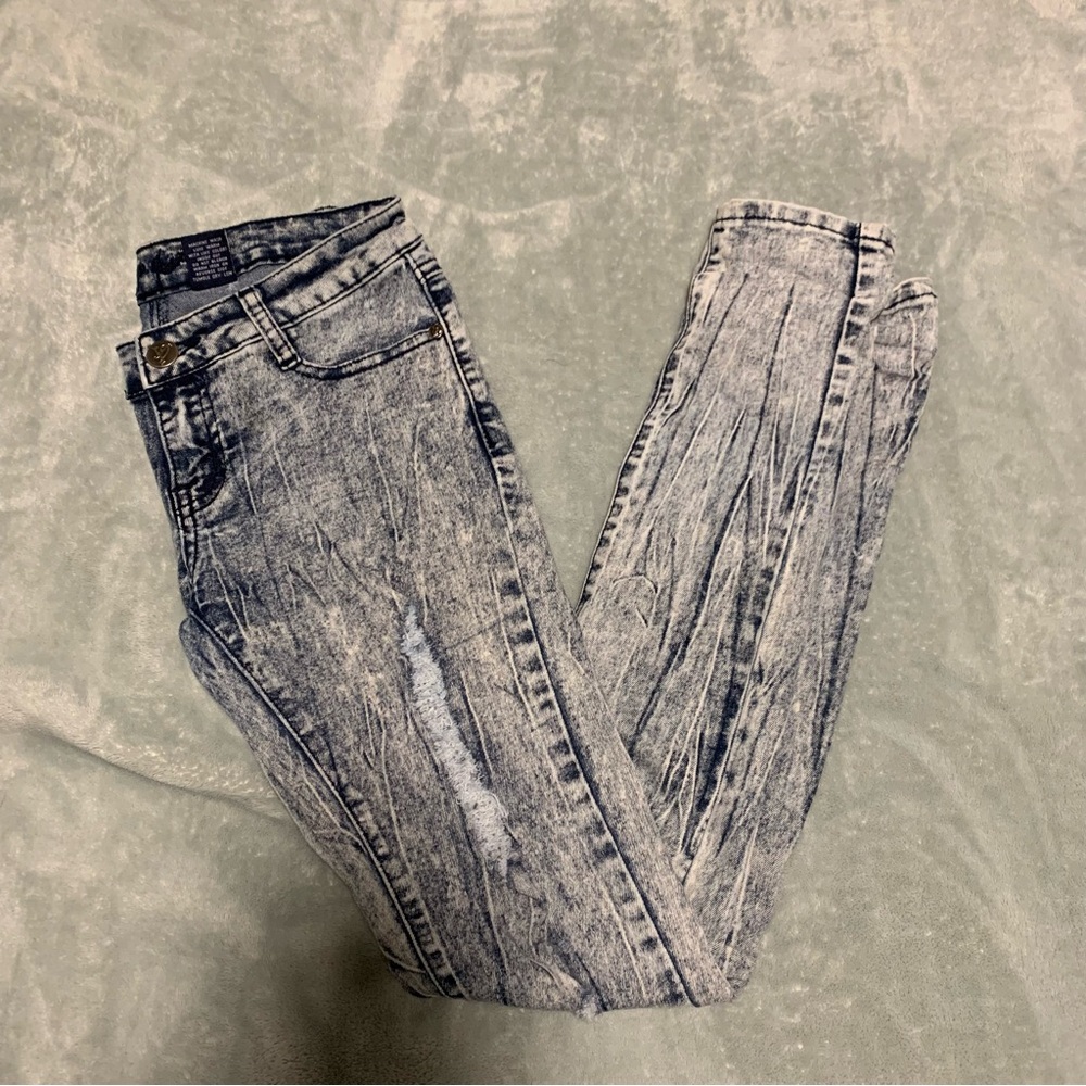 Size 3/4 ripped skinny jeans